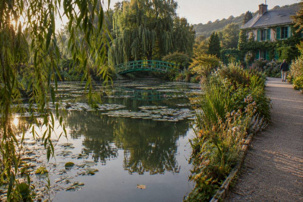 The crowd-free path along the water lily pond in late afternoon light